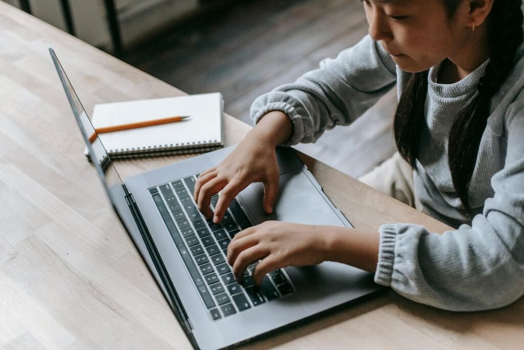 Inglês Online Uma Ferramenta Essencial para Aprender a Qualquer Hora e Lugar