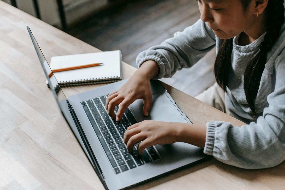 Inglês Online Uma Ferramenta Essencial para Aprender a Qualquer Hora e Lugar
