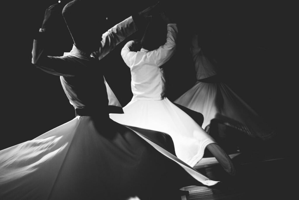 Dança Circular: O Que É, Como Aprender e Se Tornar um Focalizador