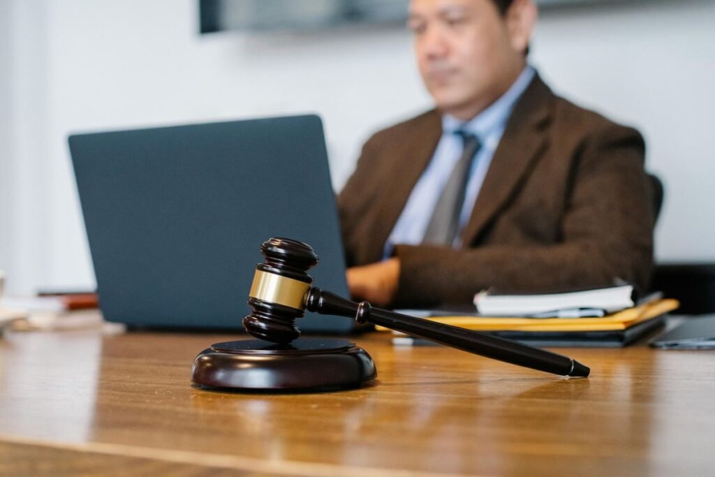 Quando contratar um advogado empresarial