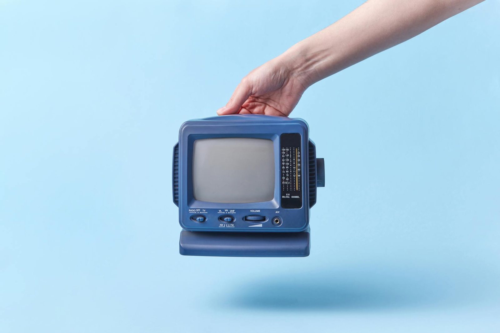 Para aplicativos de rádio online mundial, as melhores opções oferecem acesso a milhares de estações de diversos países, permi