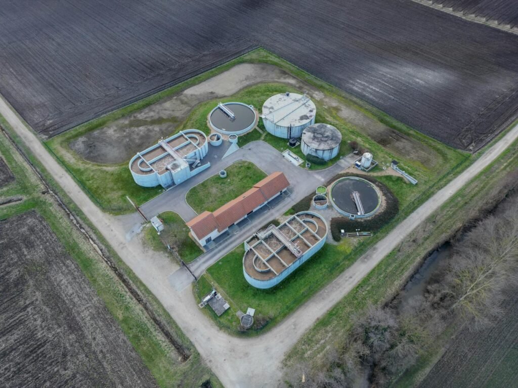 Do Esgoto à Eletricidade: Como o Tratamento de Resíduos Gera Energia Limpa e Sustentável — como o tratamento de esgoto pode g
